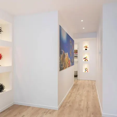 Very 2 Bedroom In The Center Of Completely Renovated Ferienhaus