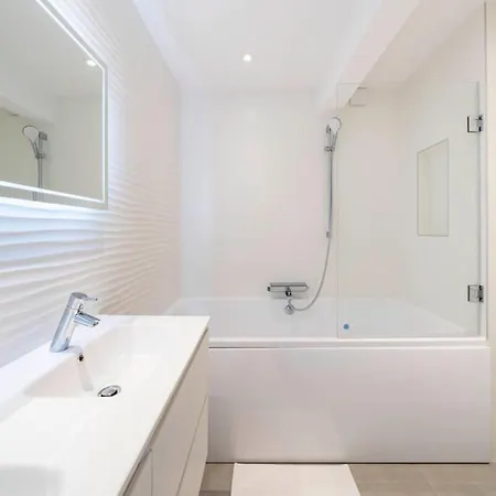Very 2 Bedroom In The Center Of Completely Renovated Feriehus *